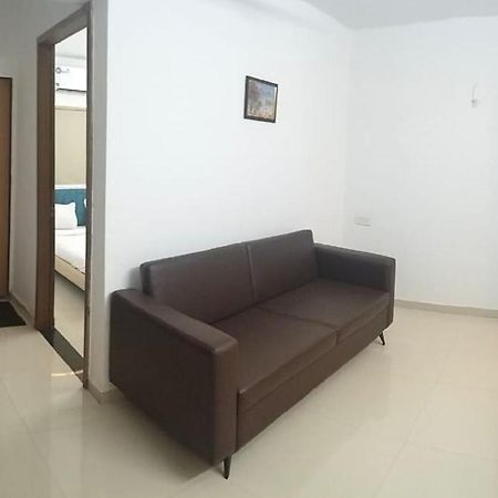 Hotel Royal Night Daman Bagian luar foto