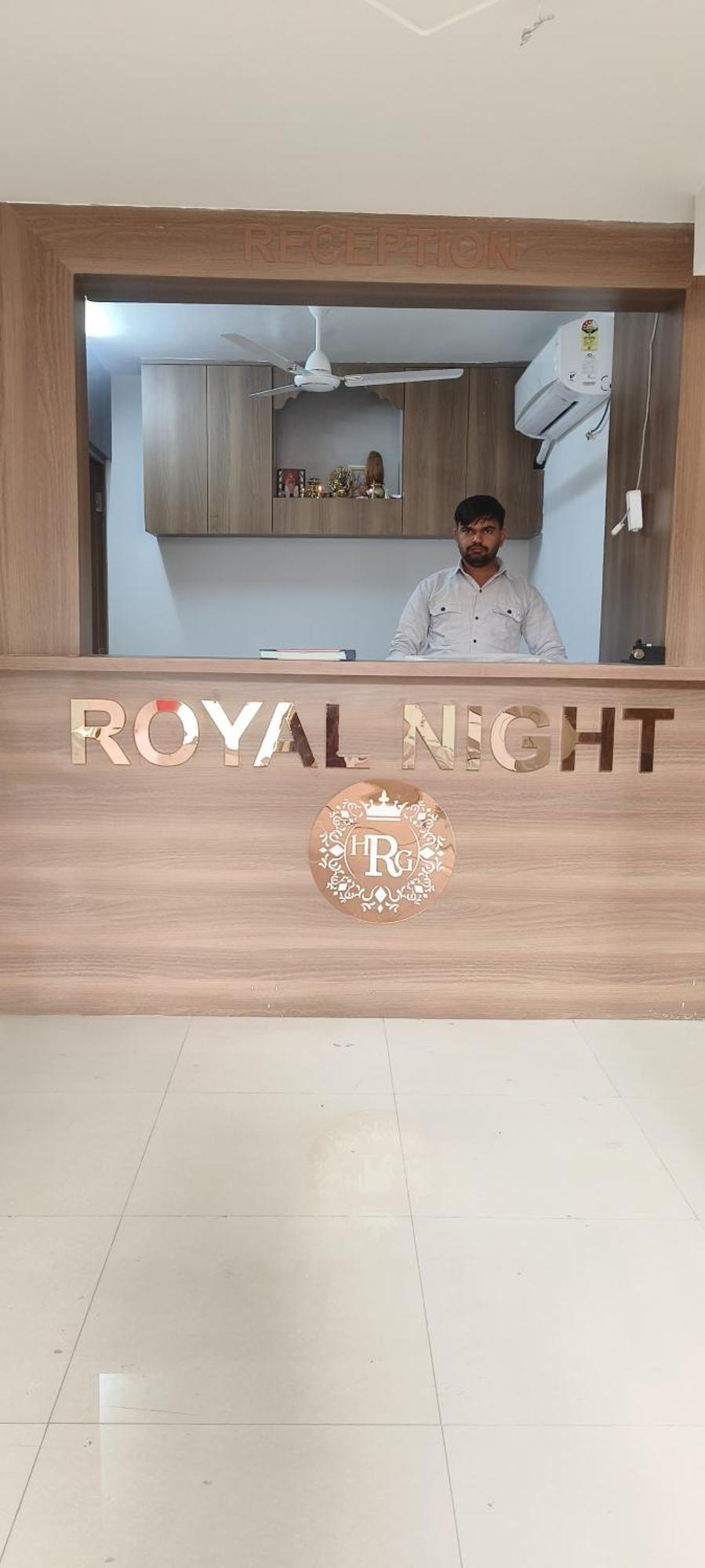 Hotel Royal Night Daman Bagian luar foto