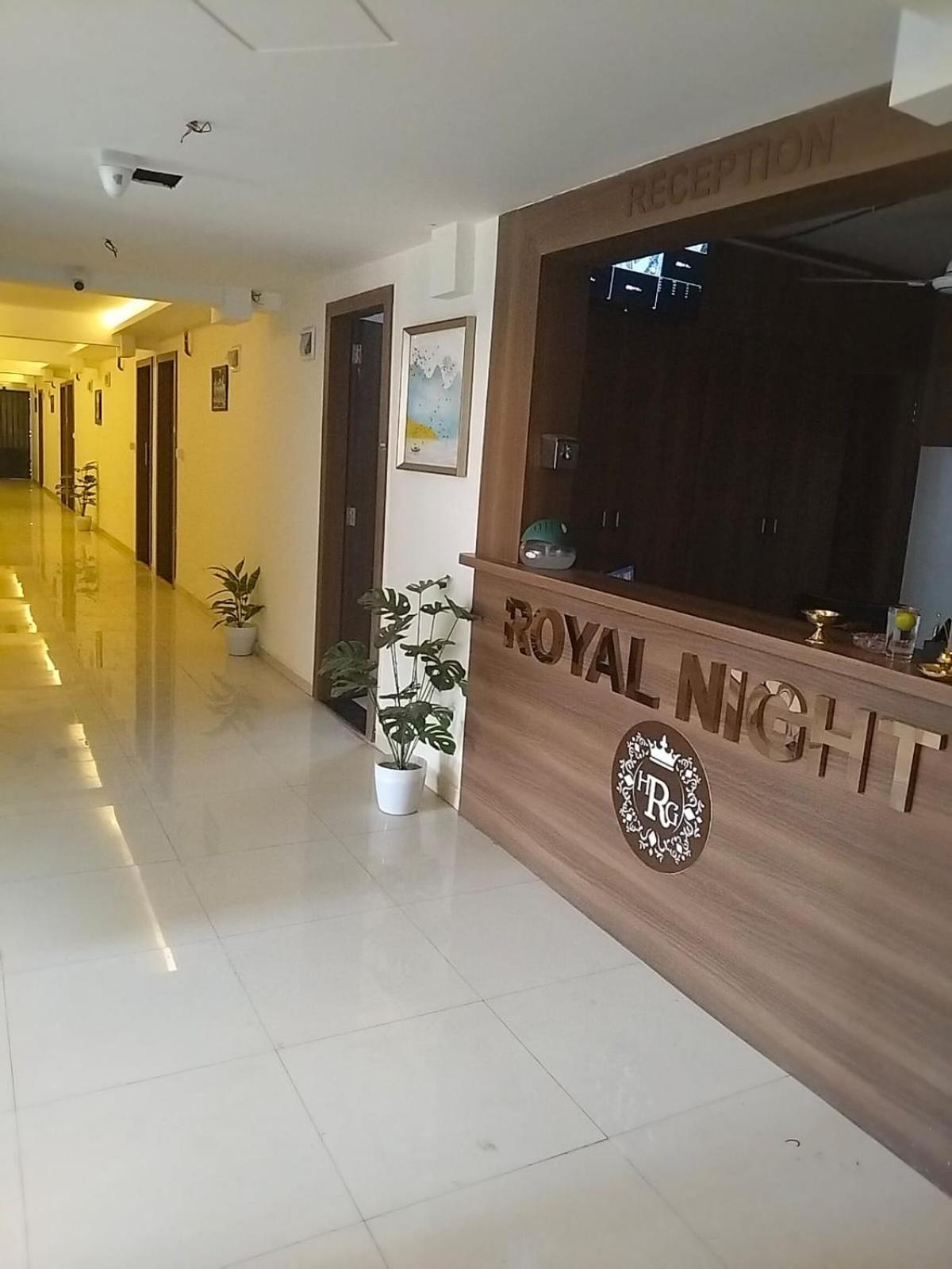 Hotel Royal Night Daman Bagian luar foto