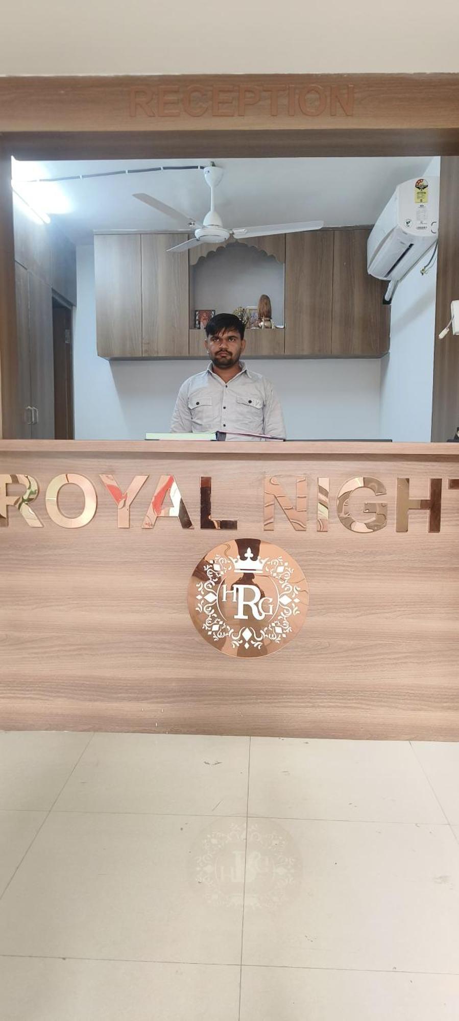 Hotel Royal Night Daman Bagian luar foto
